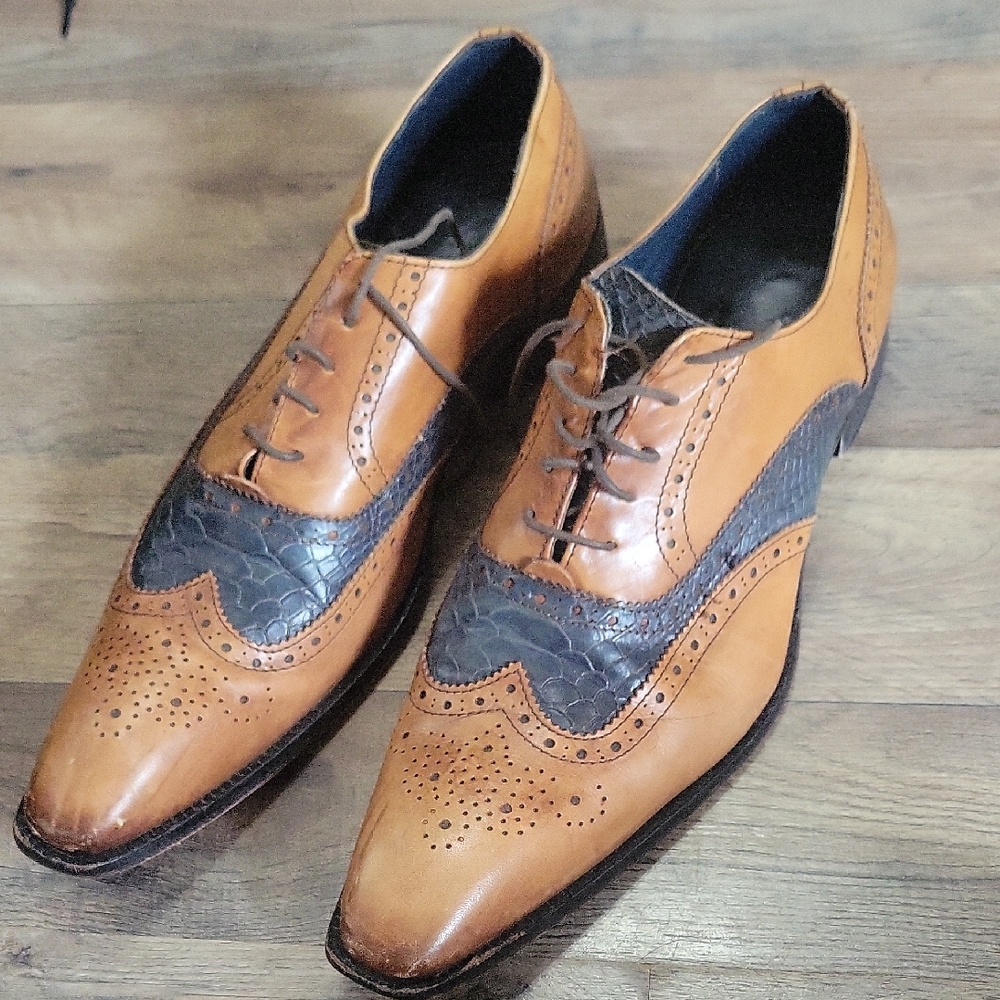 Elegant Tan and Navy Men's Derby Shoes